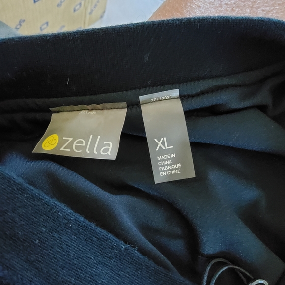 Zella Black Jacket - Picture 3 of 5